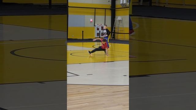 break dance battle. Брейк-данс баттл. смотреть онлайн