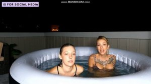 Двое в воде