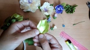 DIY Ободок с цветами канзаши из лент часть 1 / flowers of the tapes kanzashi