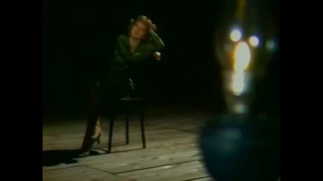 Людмила Гурченко (музыка Борис Фомин, слова Павел Герман) — Спит деревушка смотреть онлайн