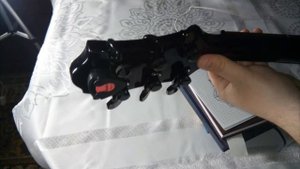 Как правильно поменять струны на гитаре