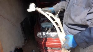 BMW E46, Замена передних рычагов