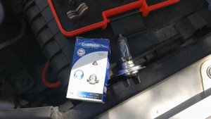 How to Replace Audi A3 8P Headlight Bulb