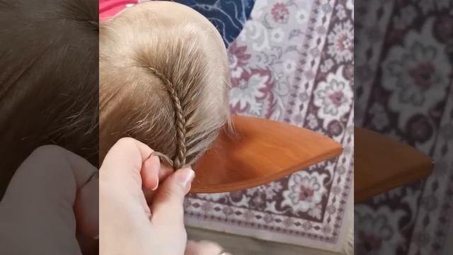 Простая повседневная прическа или как разнообразить обычный хвостик. смотреть онлайн