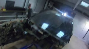 Реанимируем мерена заменой четверти кузова!!