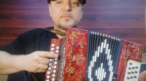 очень просто! гармонь одним пальцем! на три аккорда!