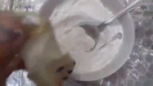 Делаю антистресс-сквиш из шарика и крахмала