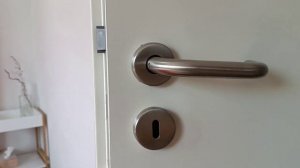 Как открыть межкомнатную дверь? How to open an interior door?