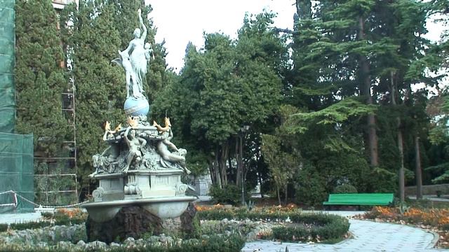 ФОНТАН "НОЧЬ" В ГУРЗУФЕ.2012. смотреть онлайн