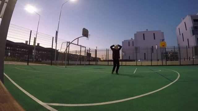 НАВЕСЫ И УДАРЫ ГОЛОВОЙ|ЧУТЬ НЕ ПОПАЛИ В ОПЕРАТОРА!!! смотреть онлайн