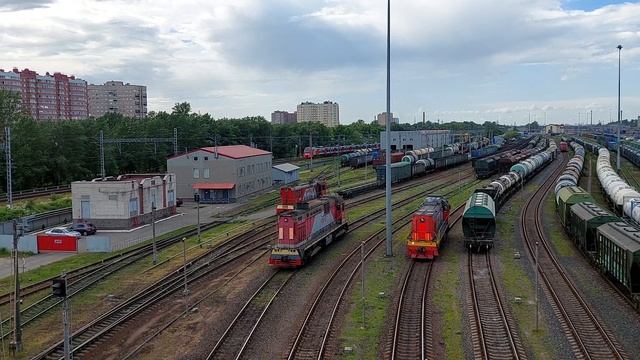 Электропоезд Ласточка снятый с Невского путепровода в Санкт-Петербурге