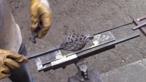 Приспособление для сварки корзинок, стоек и балясин