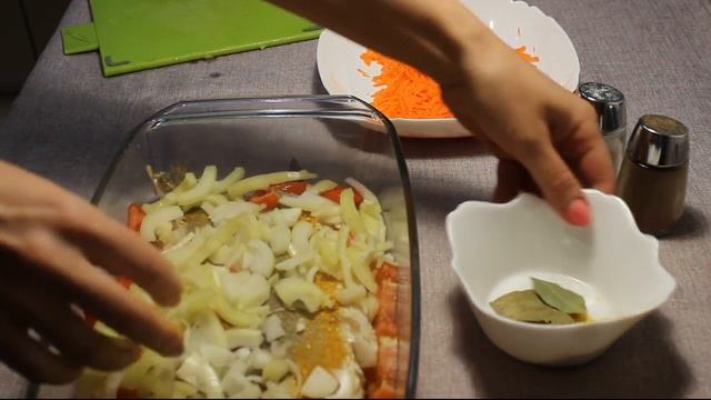 Хек под овощами