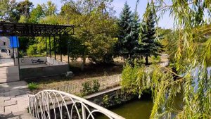 or.Edinet,/островок на Комсомольском озере, бывший зоопарк, розарий/г. Единцы/Молдавия/Moldova