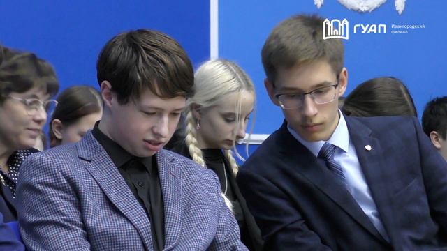 Квиз - игра "ВЫБИРАЙ!" в Кингисеппской гимназии. смотреть онлайн