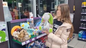 А Я ВЛЮБИЛАСЬ КАК ДУРА В ПИРОЖКОВА АРТУРА!! ❤🙈 Ника Корниенко, клип 🥰