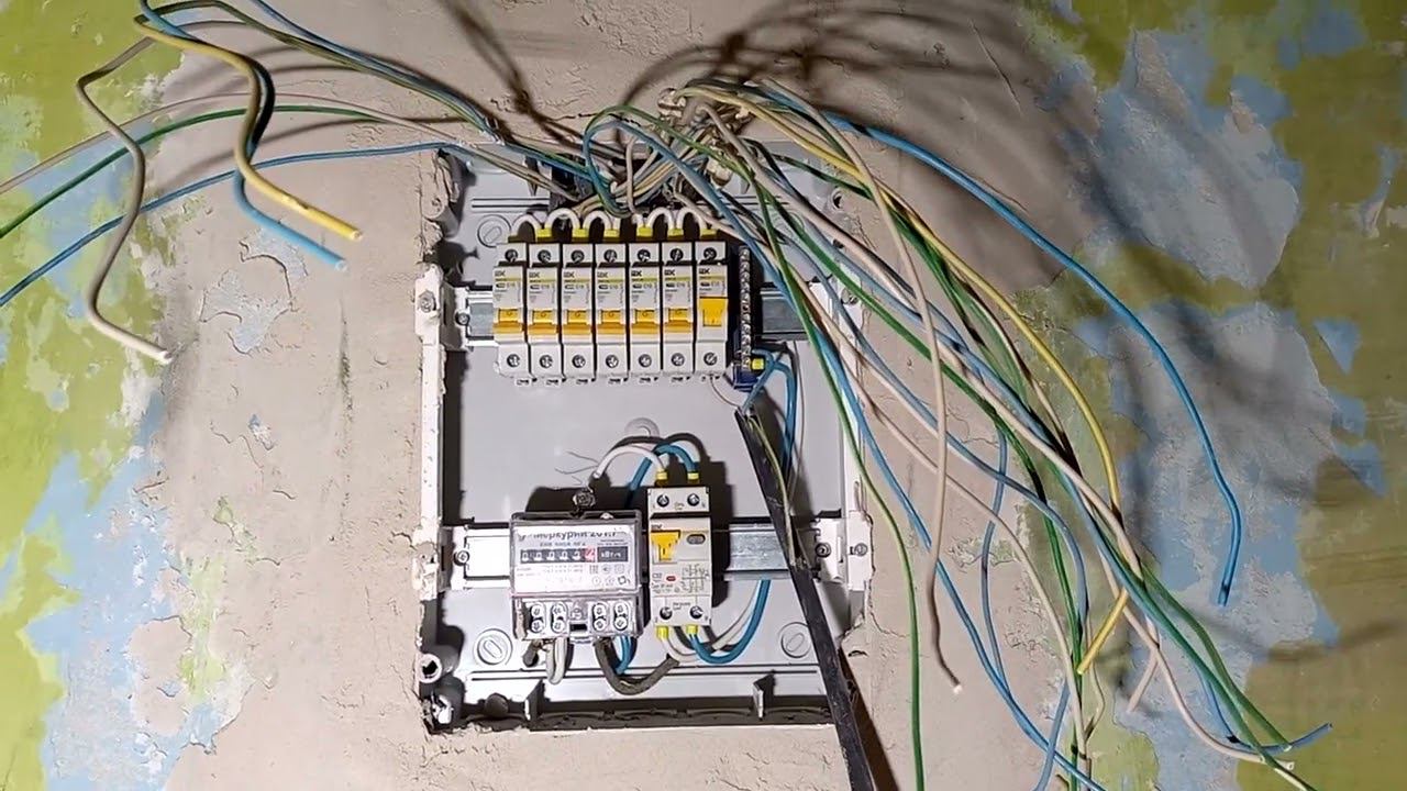 Электрик в Брянске. Электромонтаж в хрущевке.Замена щита. смотреть онлайн