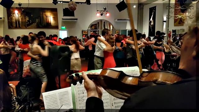 Dia del tango, 11 de diciembre por el nacimiento de Carlos Gardel y Julio De Caro смотреть онлайн