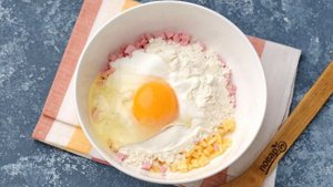 Котлеты из колбасы и сыра