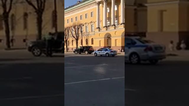 Питерские ГАИшники не оформили Rolls-Royce А001АА178 за въезд под кирпич смотреть онлайн