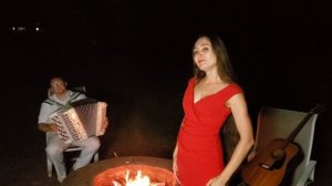 Песни у костра. "ЗВАТЬ ЛЮБОВЬ НЕ НАДО" Виктория Сухарева и Артем Старченко. LIVE SOUND