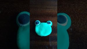 Как слепить лягушку из лёгкого пластилина или глины