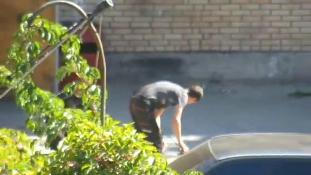 Киев. Соломенка - СТО под окнами жилых домов и рядом с детским садиком №623 (Полировка) смотреть онлайн