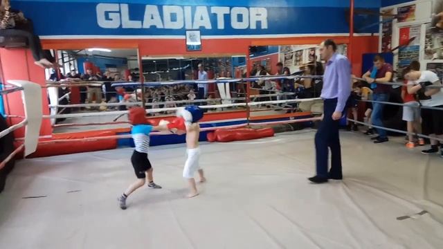 Атакующий Марк Гончаренко 4года БОЙЧЕ с Никита Петрович 5лет Молодечно 18 11 2017 смотреть онлайн