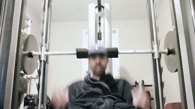 Fabolous lifts in 5 minutes 263700 pounds remember each lift is 900 pounds I lifted 293 times смотреть онлайн