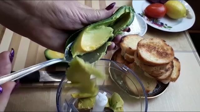 Экзотические бутерброды с ИЗЮМИНКОЙ. Порадуем близких простой и полезной закуской смотреть онлайн