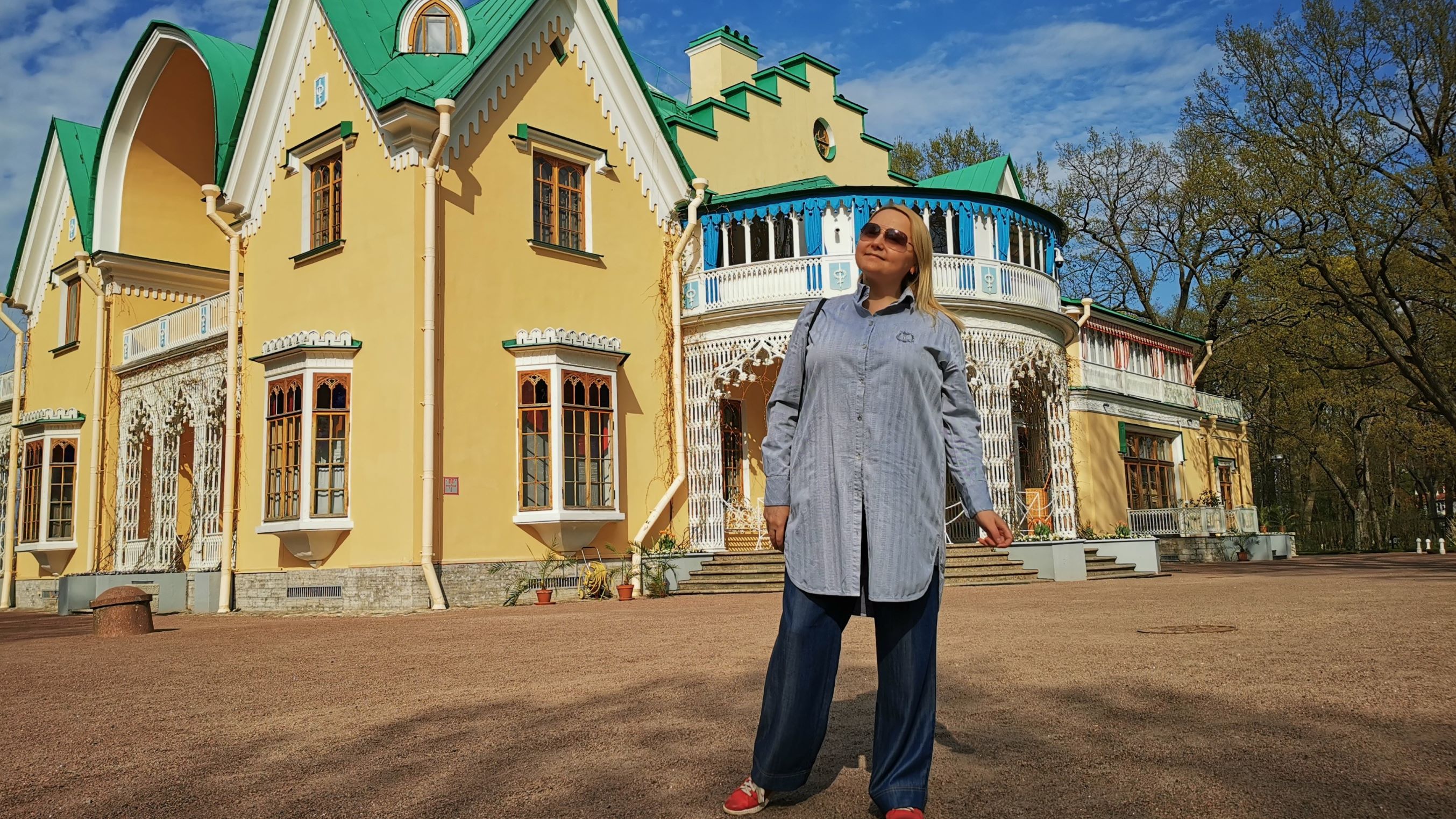 Дворец в коровнике, православная готика, сельский домик императрицы. Парк Александрия, Петергоф смотреть онлайн