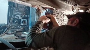Ремонт гнилых порогов и поддомкратника Шкода фабия. Кузовной ремонт и покраска.