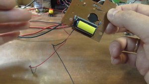 что интересного внутри старого плёночного фотоаппарата типа "мыльница"