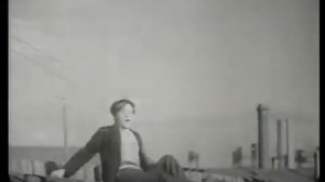 кружится шар голубой песня