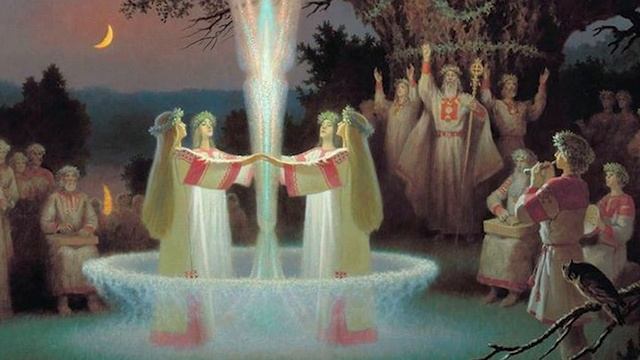 ? Церква  —  центральна громадська будівля