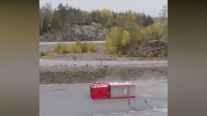 Вот так «Scania» проводит краш-тесты грузовиков в разных ситуациях