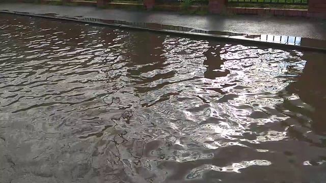 Потоп в Краснодаре после годового ремонта канализации в садике первый день открытие парадного вход смотреть онлайн