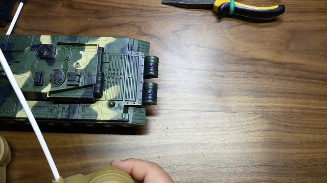 Ремонт игрушки  танк.