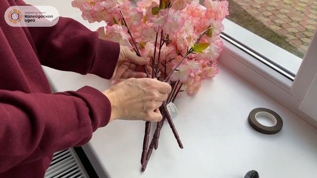 Весеннее дерево для оформления интерьера