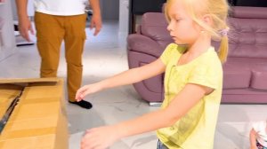 СОФИЯ И КАЧЕЛЬ ДЛЯ СЕСТРЫ. СОФУНЬЯ ШАЛУНЬЯ