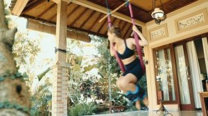 ПРОРАБОТАЛИ ДЕВУШКЕ БЛОКИ НА НОГАХ С ПОМОЩЬЮ ПОДВЕШИВАНИЯ И ХОЛОДНОГО ТОКА  — Ян Спартак Поединков