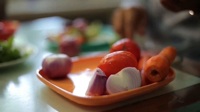 35 PLANTS IN 4 SQFT | LEOS GARDEN COMPOSTER смотреть онлайн