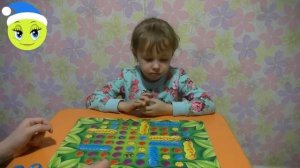 Играем с папой в настольную игру  "Разноцветные гусенички"