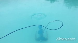 Робот мойщик бассейна.