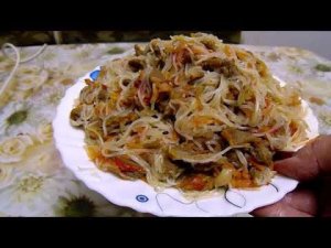 И праздничный салат и сытное второе блюдо с фунчозой, нежной говядиной и овощами.