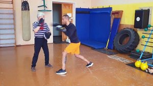 Старая школа бокса / Работа на лапах с мастером спорта СССР #бокс #тренер #люгай