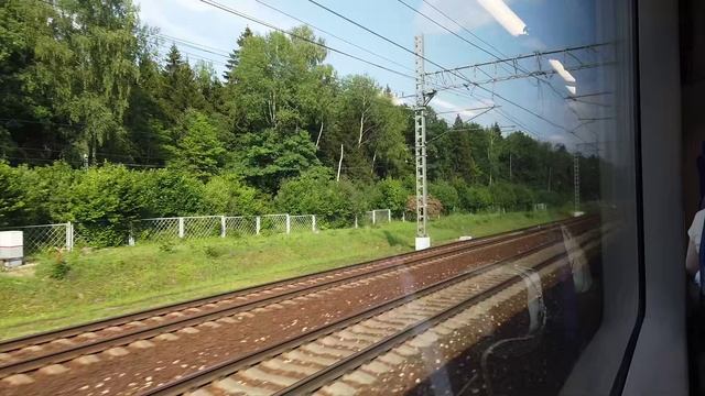 Вид из окна "Ласточки". Из Твери в Москву. 06.07.2023 год. смотреть онлайн