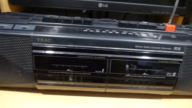 TEAC PC 16 Portable Stereo Cassette Recorder boombox смотреть онлайн