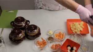 Жаркое из курицы в горшочке с овощами. Простой рецепт жаркого.