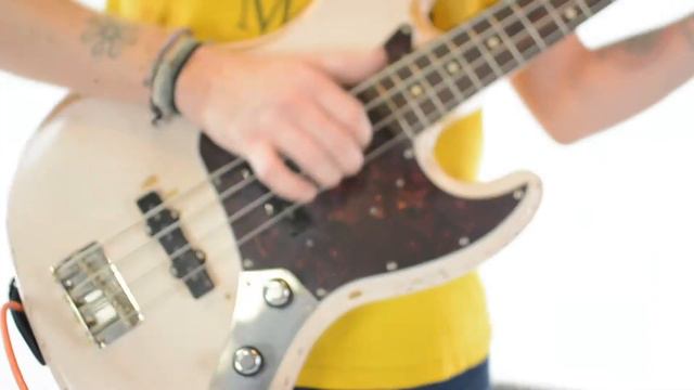 Fender Flea Jazz Bass смотреть онлайн